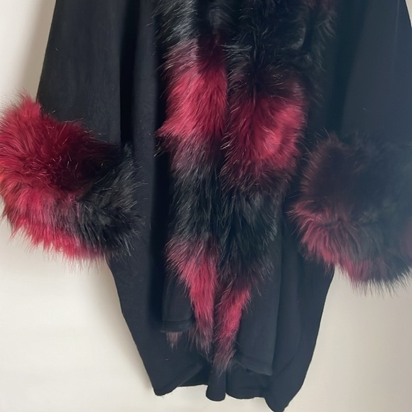 Mosnova Faux Fur Cape Coat - One Size - Picture 4 of 9